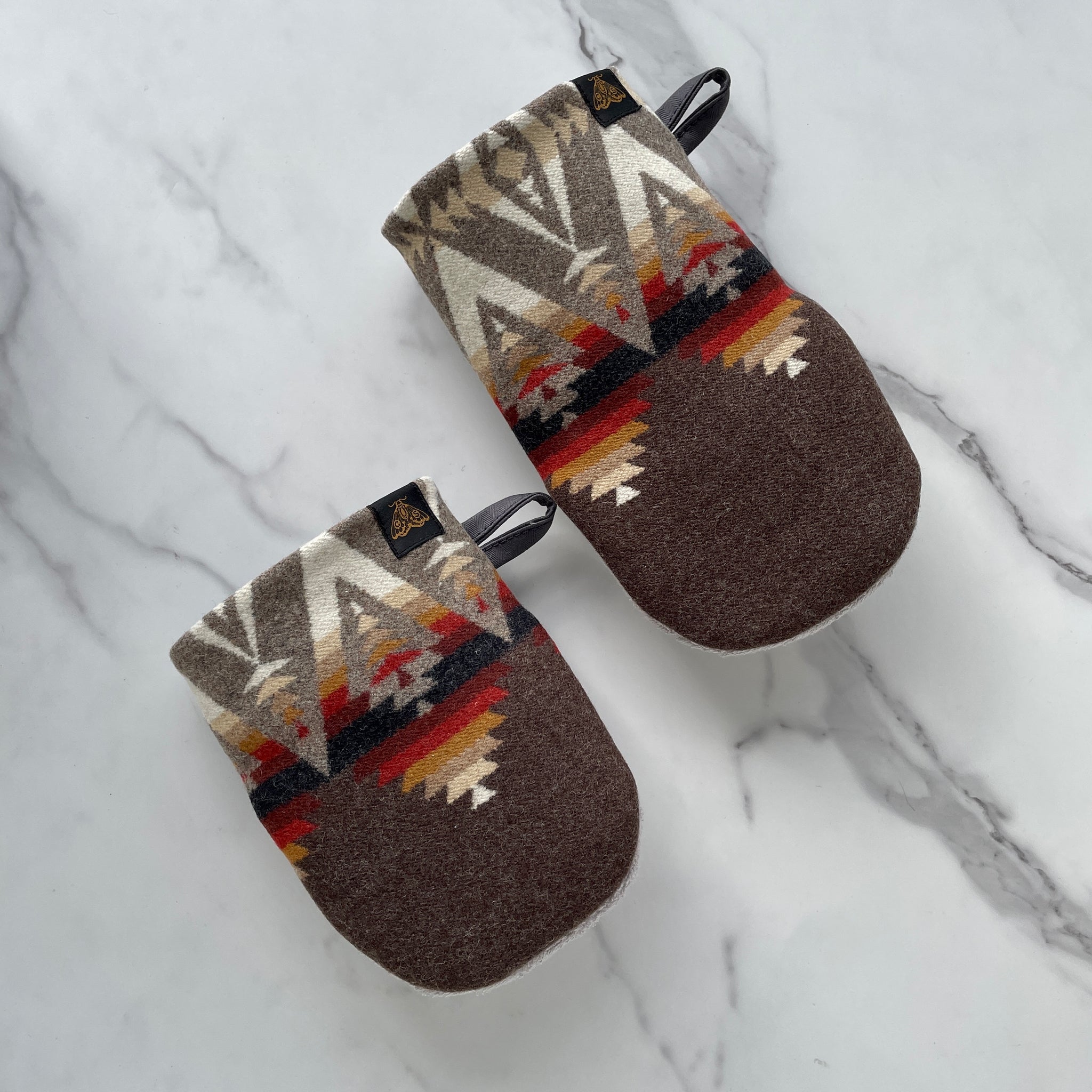Short Oven Mitts with a double thermal palm and Pendleton Wool