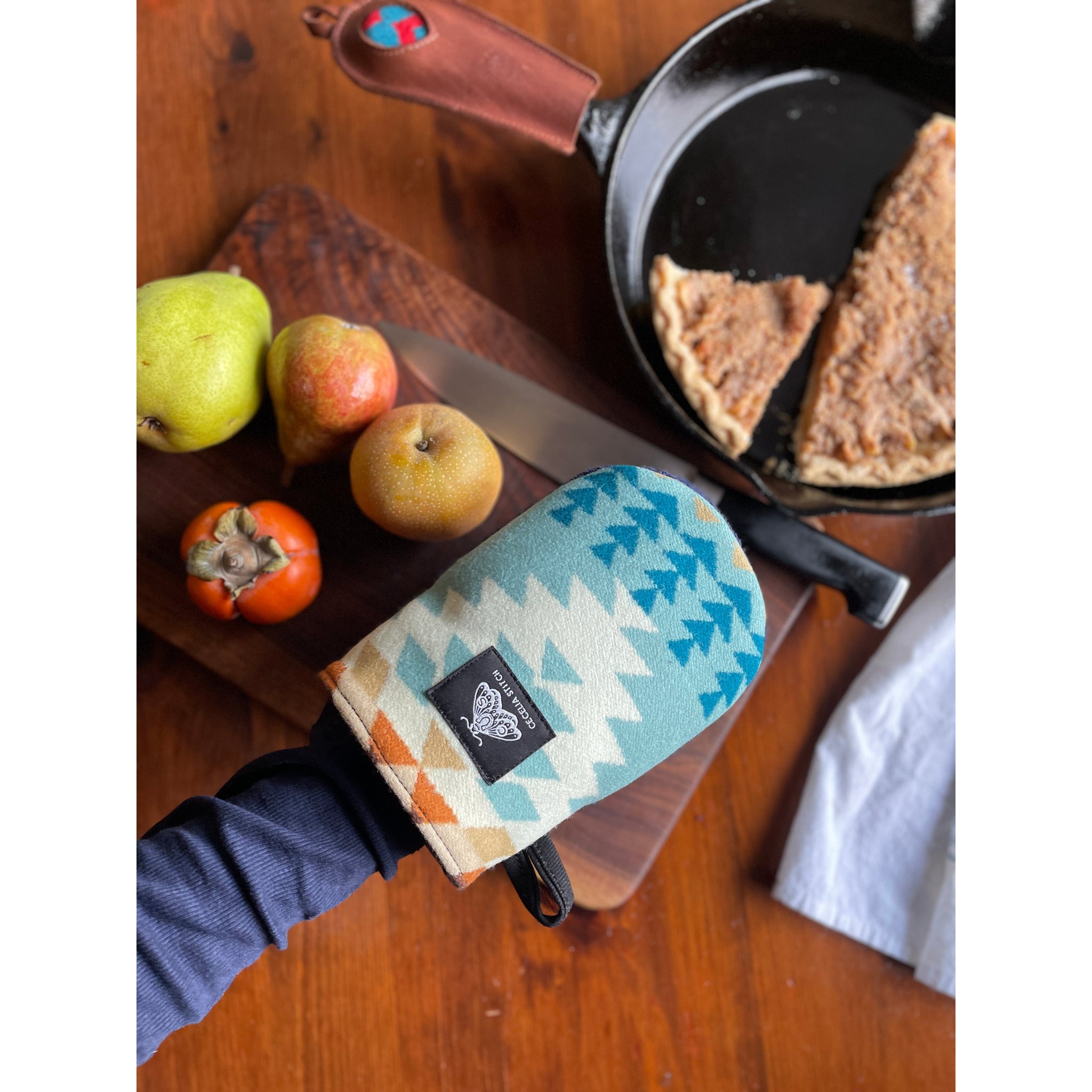 Betty's Marbled Oven Mitt  Summer Kitchen Series • Sewrella